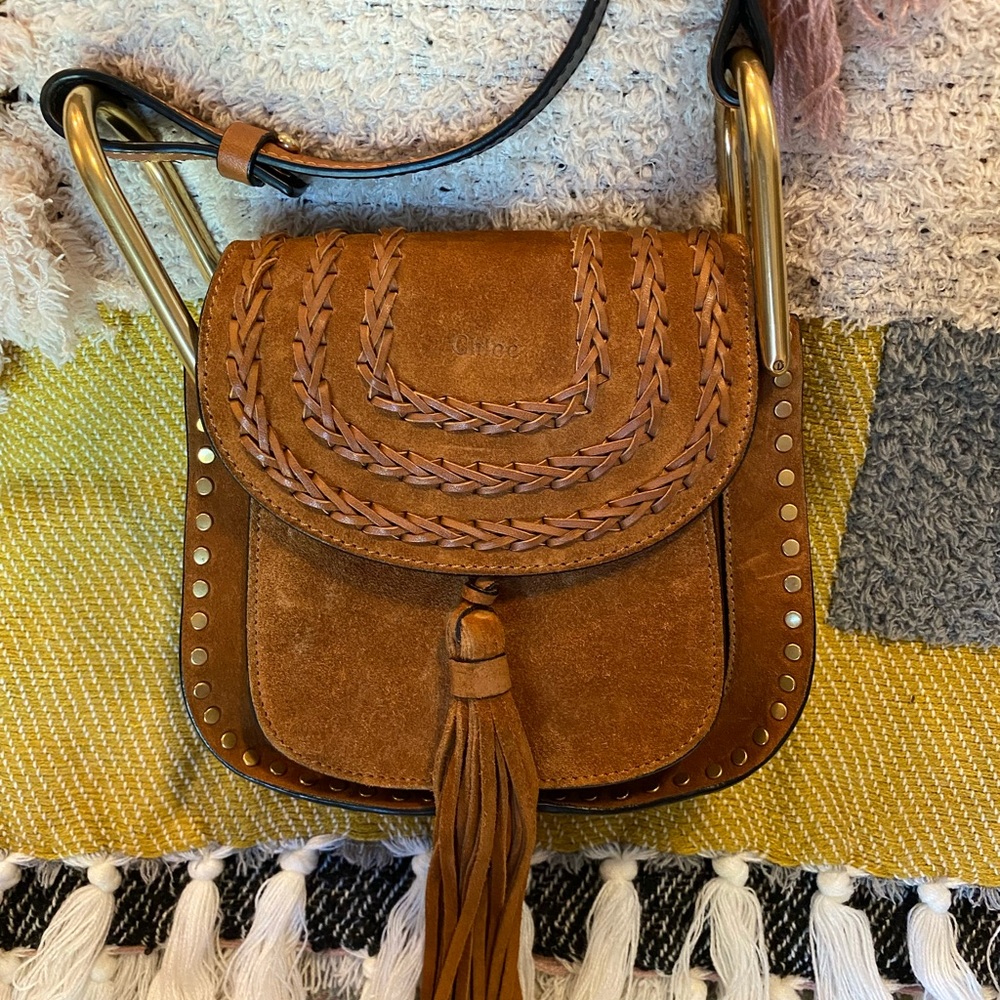 🤩 Chloe Hudson Caramel Suede Mini Tassel Bag - Picture 4 of 16